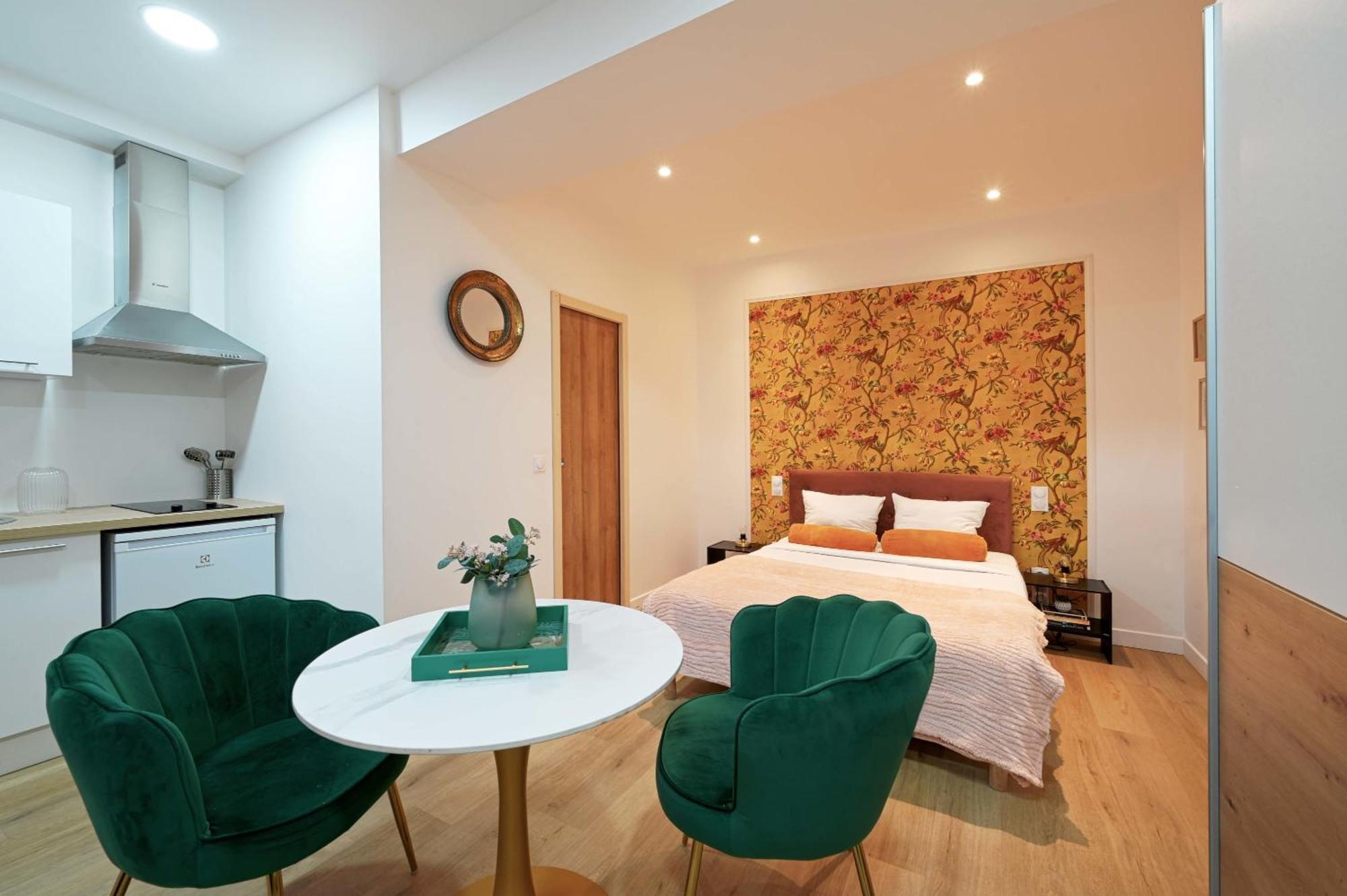 Modern Renovated Studio With A Touch Of Gilded Glamour Central Paris Apartman Kültér fotó